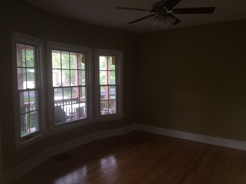 Building Photo - 940 Westcott St