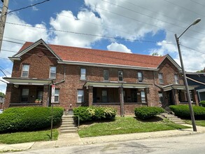Building Photo - 354 E 19th Ave