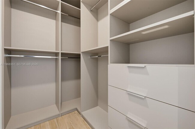 Building Photo - 2678 Tigertail Ave