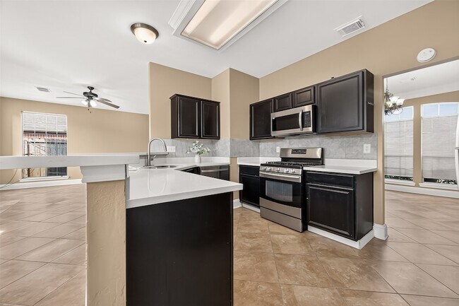Building Photo - 4011 Alexis Cir