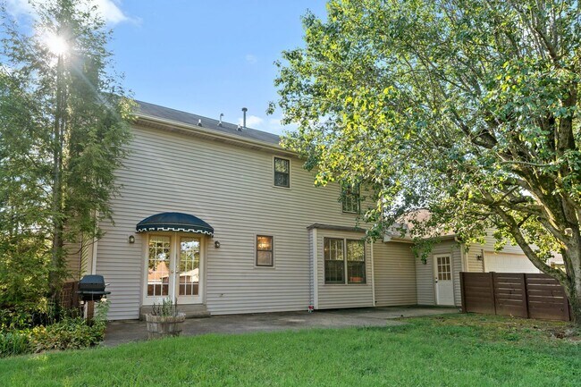 Building Photo - Pet Friendly Three Bedroom in Sango!