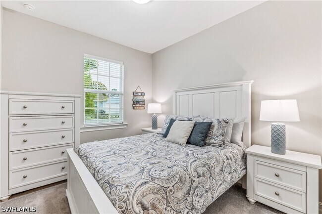 Building Photo - 43645 Sparrow Dr