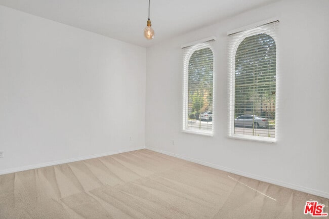 Building Photo - 3971 Somerston Way