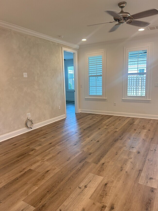 Building Photo - 14 Conifer Ct