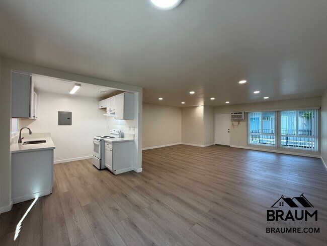Building Photo - 5611 Fulcher Ave