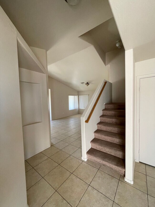 Building Photo - 5311 N 104th Dr