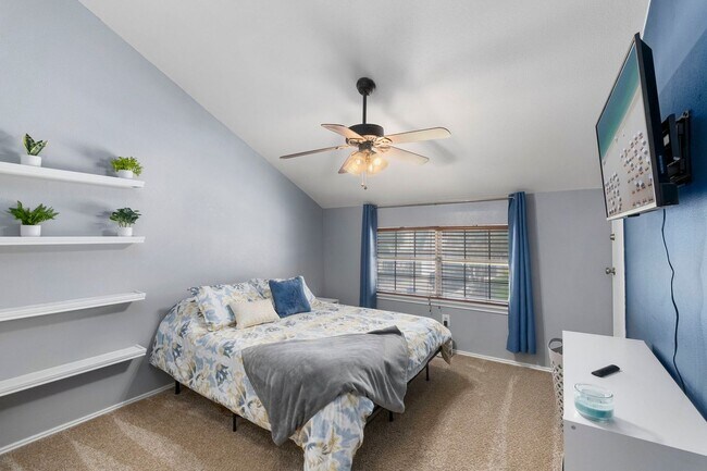 Building Photo - 3 Bedroom/2.5 Bath Northwest Park