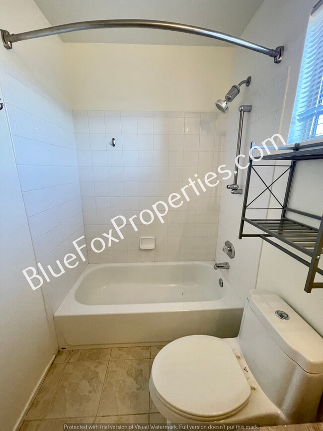 Building Photo - 8701 E Chimney Spring Dr
