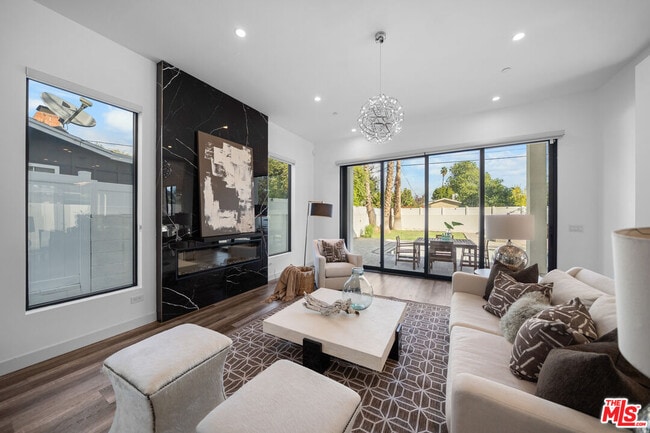 Building Photo - 5812 Willis Ave