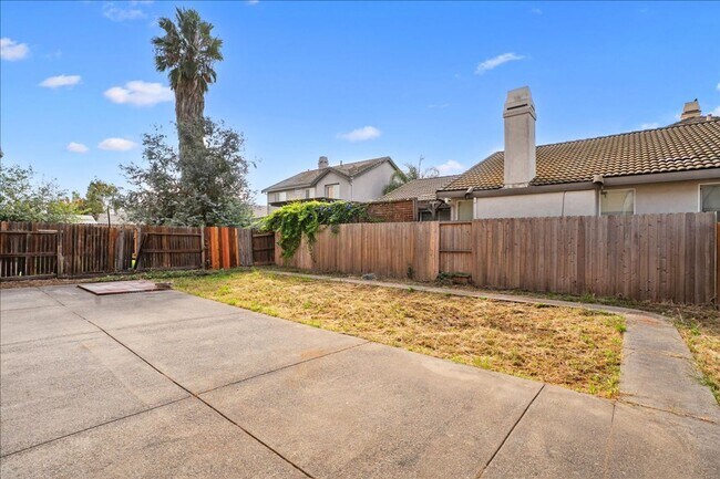 Building Photo - 9074 Piazza Ct