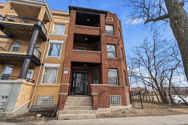 Building Photo - 6239 S Ellis Ave