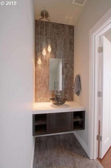 Building Photo - 1534 Charnelton Alley