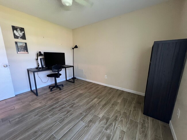 Building Photo - * Coming Soon * Furnished 2/2 in Port St Lucie