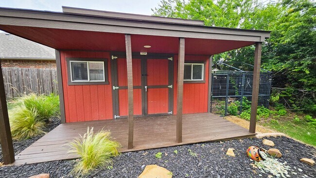 Building Photo - Inviting Home with Bonus Workshop Space!
