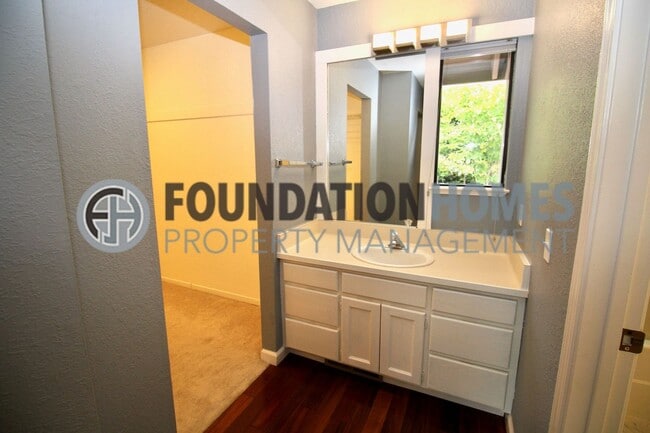 Building Photo - 334 Santa Margarita