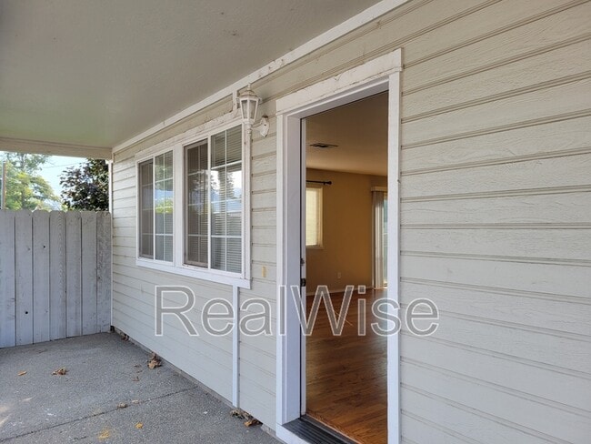 Building Photo - 1527 Hamilton Ln
