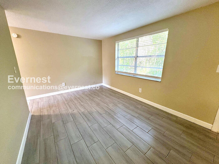 Building Photo - 12423 Old Morris Bridge Rd