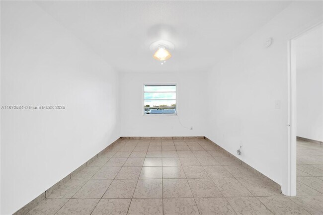 Building Photo - 3181 SW 13th St