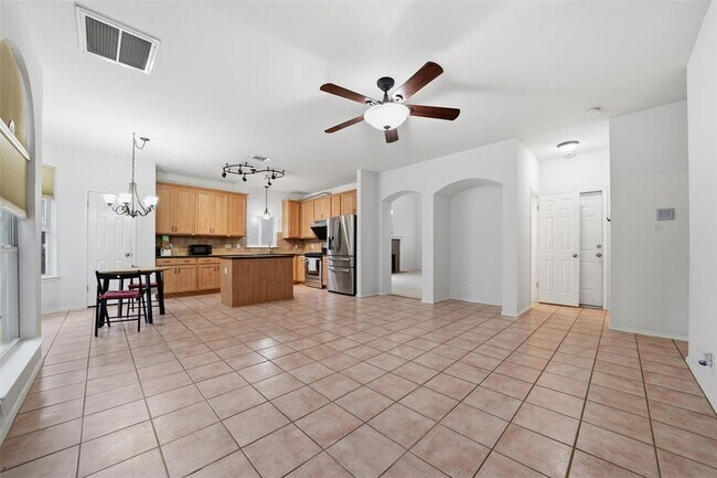 Building Photo - 5801 Marchmont Ln