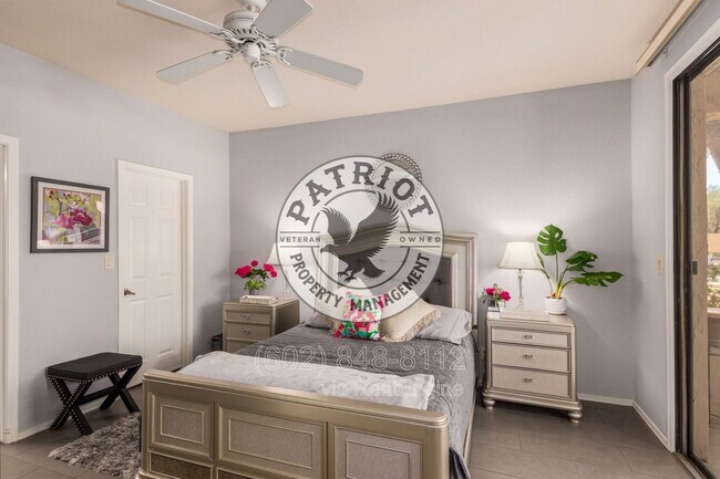 Building Photo - 9708 E Vía Linda