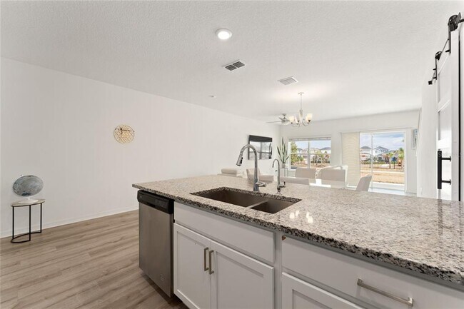 Building Photo - 697 Stoney Pointe Cir