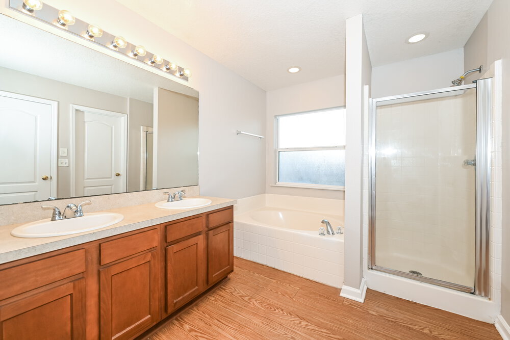 Building Photo - 1071 Collinswood Dr W