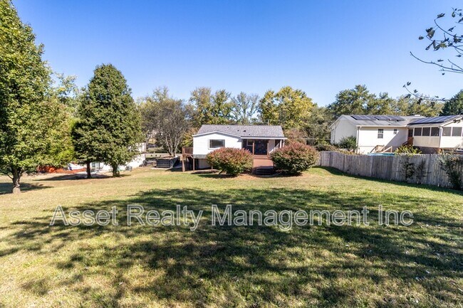 Building Photo - 1817 Sedgewick Dr