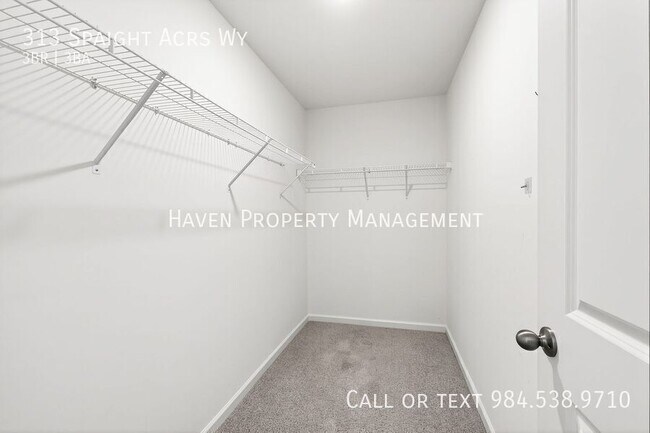 Building Photo - 313 Spaight Acrs Wy