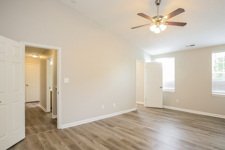 Building Photo - 4310 Blue Spruce Ct