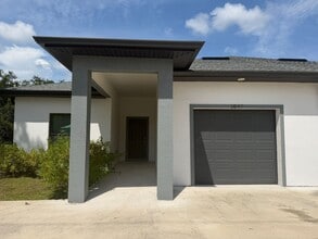 Building Photo - 1097 Highlands Rd