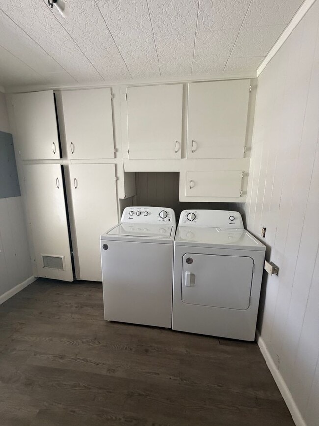 Building Photo - FOR RENT in RAYNE!