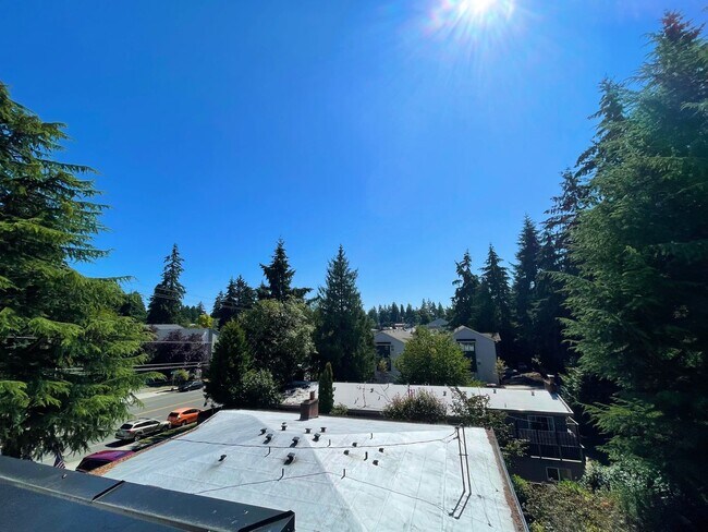 Building Photo - 4 Star Green Built 2-Bedroom, 2-Bath + Den Townhome