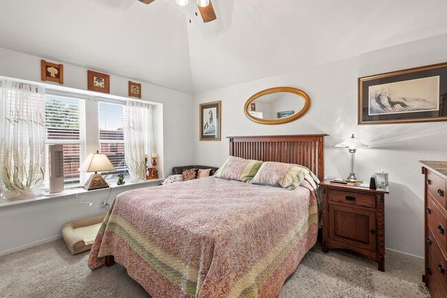 Building Photo - 128 Riverhill Dr