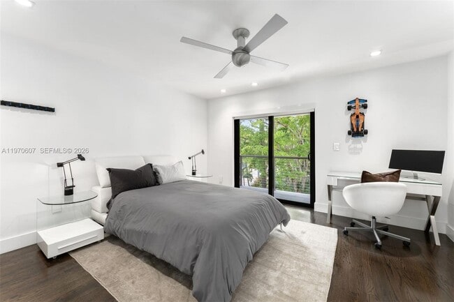 Building Photo - 3560 W Fairview St