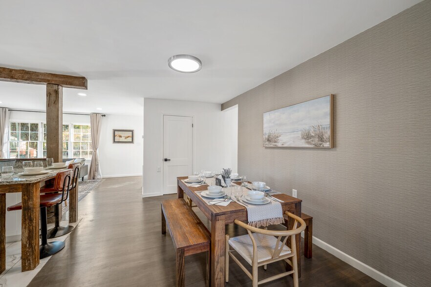 Building Photo - 1464 E 41st St