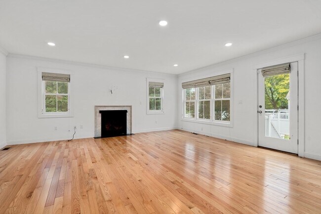 Building Photo - 17 Vernon St