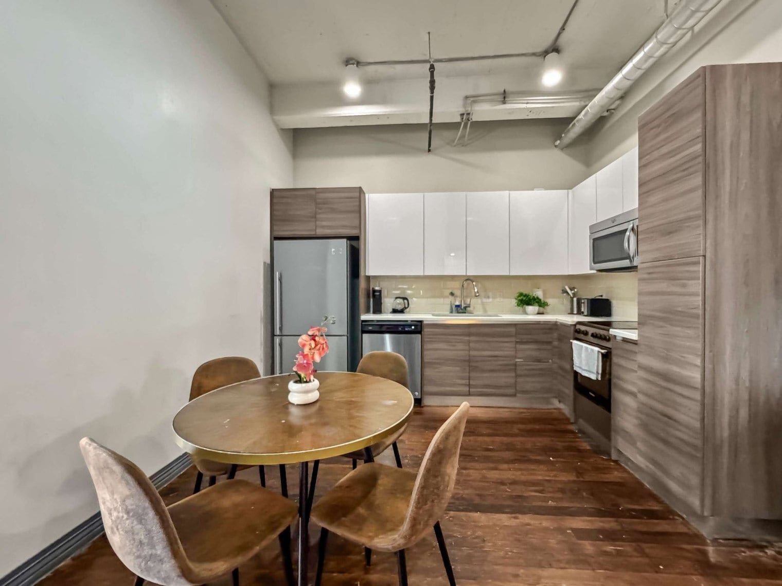 Building Photo - 555 Evergreen St