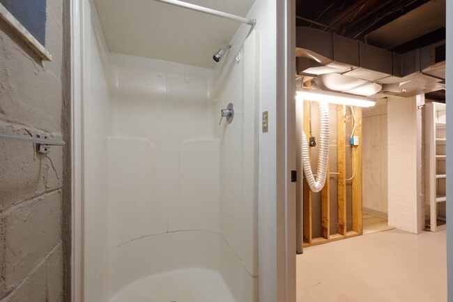 Building Photo - Move in TODAY! Check out this beautifully RENOVATED 3 bedroom in CHURCHILL!