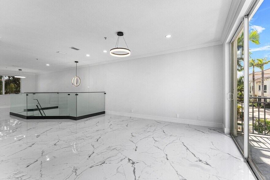 Building Photo - 3006 Waterside Cir
