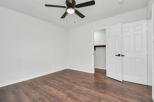 Building Photo - 262 De Boll St
