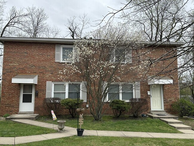 Front of Building - 1682 Park Rd