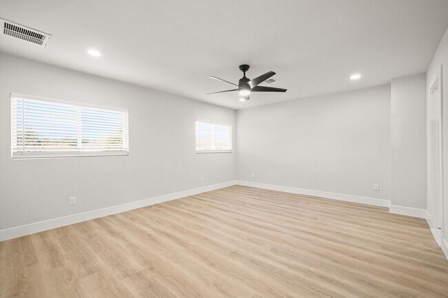 Building Photo - “Newly Remodeled 4BR Home in Prime San Antonio Location”