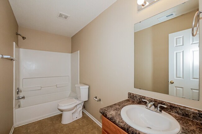 Building Photo - 2950 Hearthside Dr