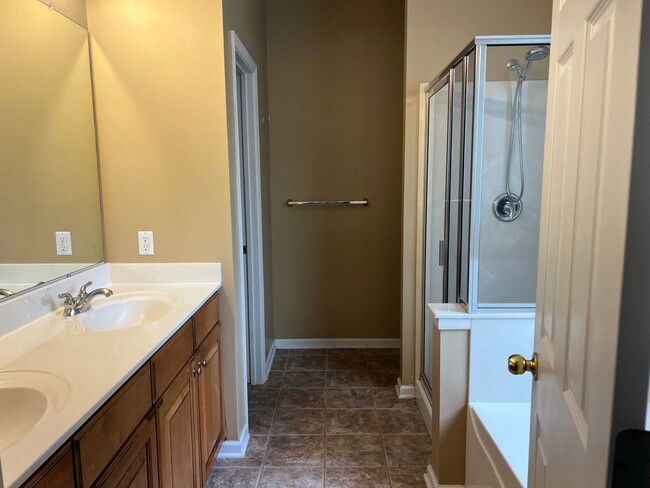 Building Photo - Nice Home in Pinecrest!