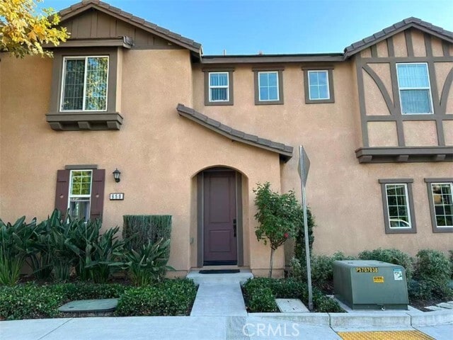 Primary Photo - 650 Huron Pl