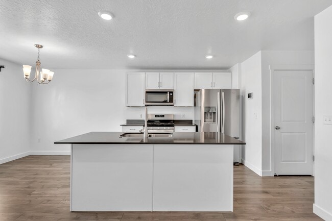 Building Photo - 480 W 1890 S