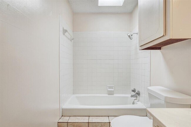 Building Photo - 8704 Clearbrook Trail