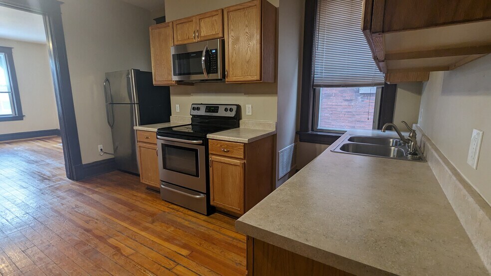 Building Photo - 2203 Jules St