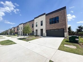 Building Photo - 2867 Amelia Ln