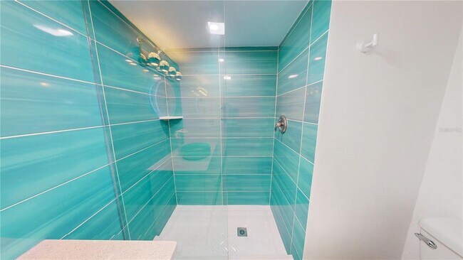 Building Photo - 301 87th Ave